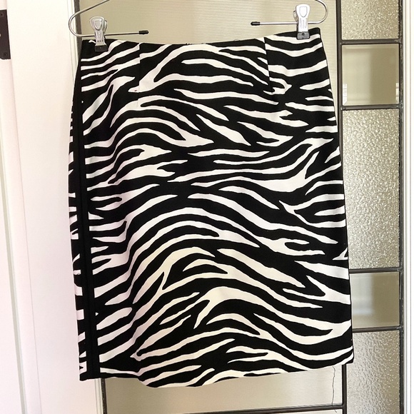 Pencil slim skirt - Picture 1 of 3